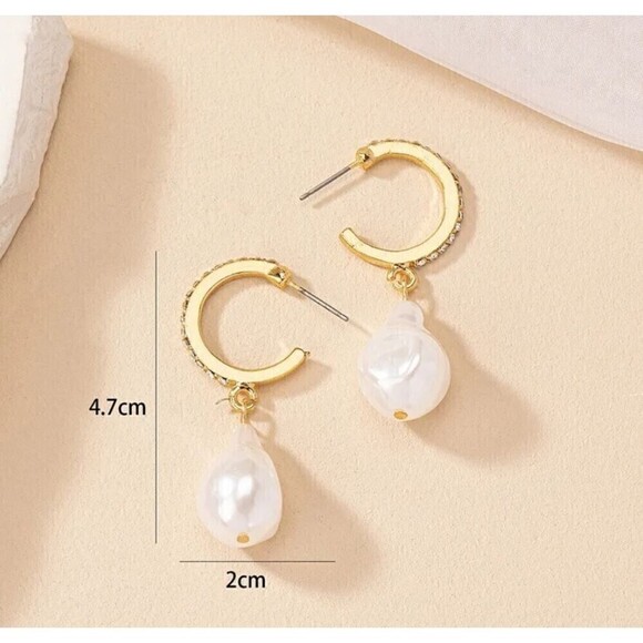 Pearl Drop Earrings Gold Tone Hoops Faux Diamonds Pearlcore - Picture 4 of 12